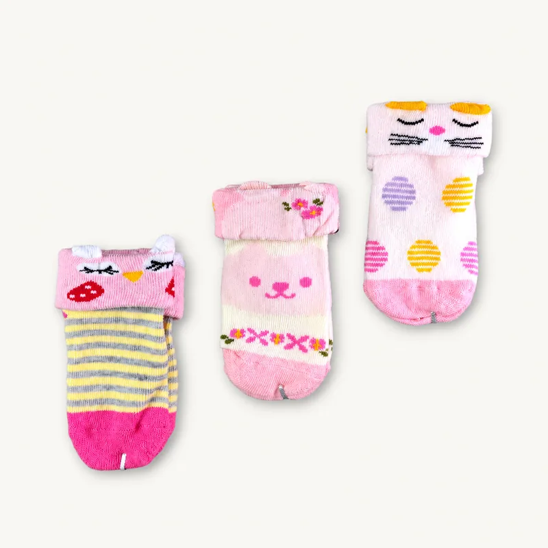Contoh kaos kaki bayi bermotif warna merah muda