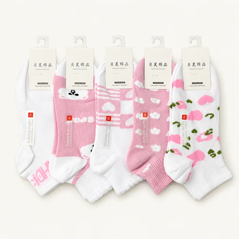 Contoh kaos kaki fashion mata kaki bermotif warna merah muda