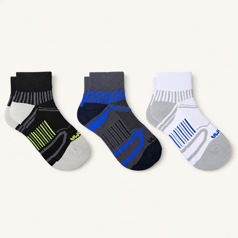 Contoh kaos kaki olahraga quarter dengan beberapa kombinasi warna