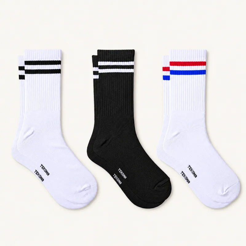 Contoh kaos kaki oldschool dengan dua garis, warna putih dan hitam