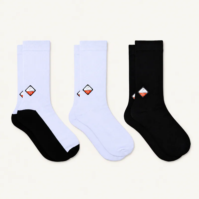 Contoh kaos kaki sekolah putih, putih bertelapak hitam, dan hitam